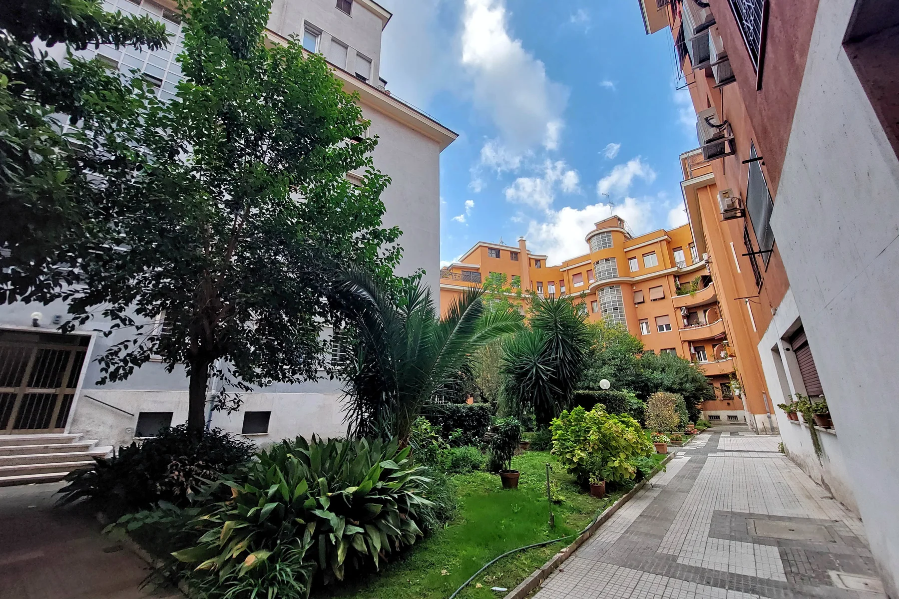 Theplace Gallia — 8